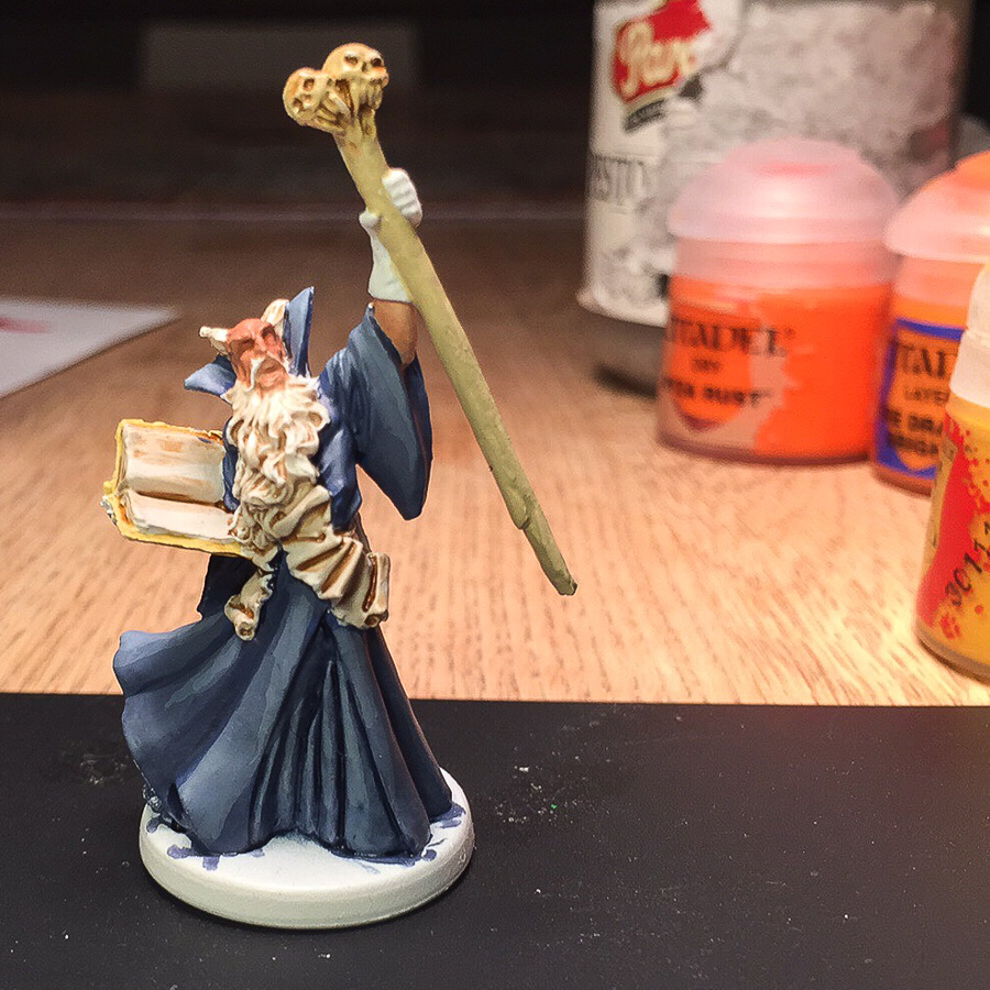 Tror ham her er fra brætspillet Besieged, han har fået base farver og en enkelt lys nuance på han spellbook og på kjortlen